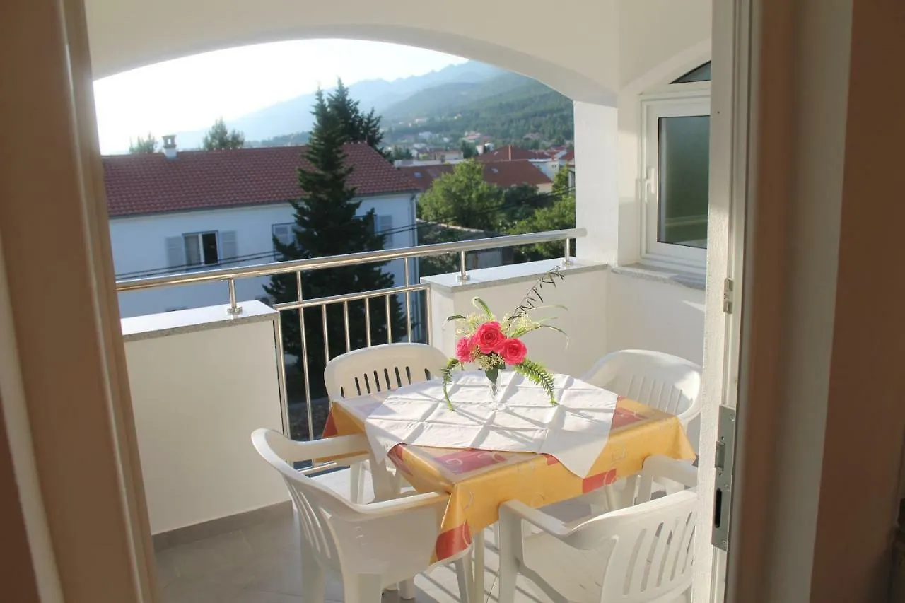 Apartments Popo Starigrad Paklenica